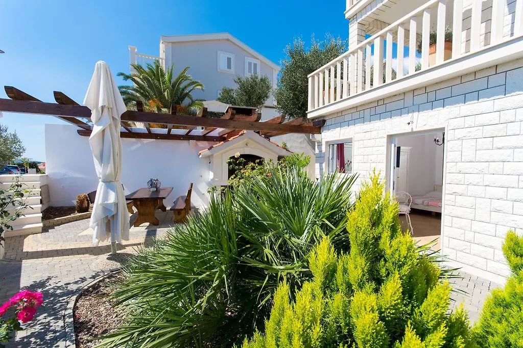 Apartments Wisibada Trogir